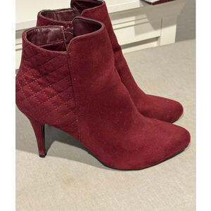 Women's dexflex comfort Burgundy Quilted vegan faux suede Ankle Boots Size 11